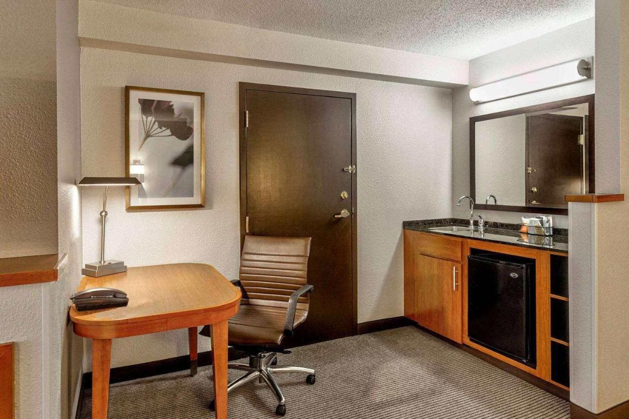 Junior Suite with Two Double Beds - Non-Smoking
